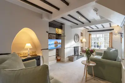 Image de Oyster Catcher Cottage - Harbour Bowl, Sea Views