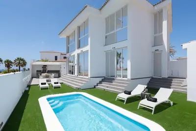 Karat Villa Tee - Amarilla Golf