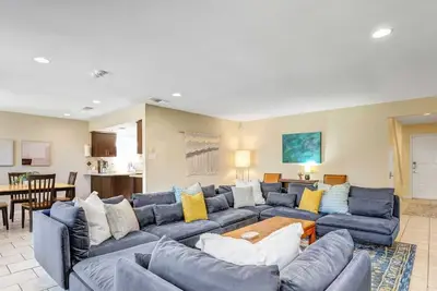 Image de Feels Like Home | Beautiful Yard Near The Domain