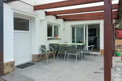 Image de Belle maison de vacances privée pour 8 personnes avec Wifi, Tv, terrasse, animaux admis et parking