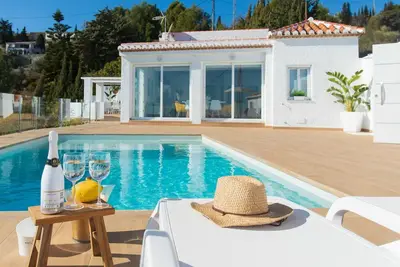 Image de Maison de vacances privée avec climatisation, piscine privée, Wifi, Tv, patio, parking