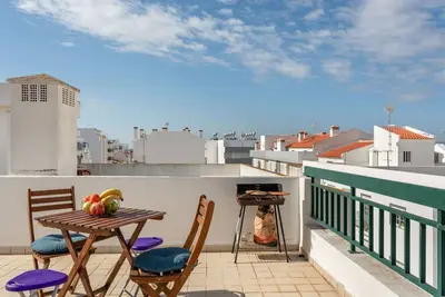 Image de Agréable appartement pour 4 personnes avec climatisation, Wifi, Tv, terrasse et parking