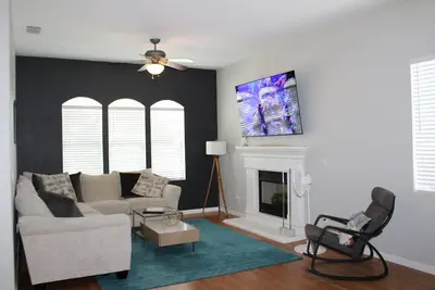 Image de Beautiful Big House, Great Location & Neighborhood