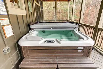 Image de Deer Valley - Soak in the Hot Tub, Sip Wine Fireside & Play Golf