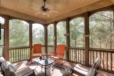 Image de Sunrise Ridge - Read Fireside, Lounge on the Screened Deck