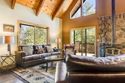 Image de Dog-Friendly Home with Large Deck, Wood Stove, & WiFi