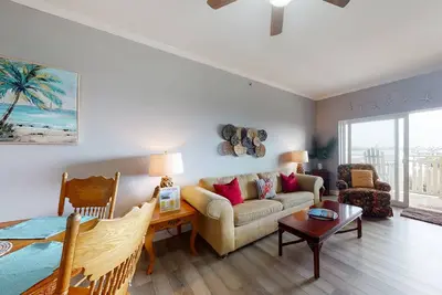 Image de Charming Condo at Waterside with Shared Pool, Hot Tub, Free WiFi, and Ac