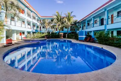 Image de Snowbird-Friendly Studio with Shared Pool & Spa - 500 Meters to the Beach