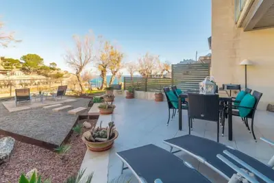 Image de Penyasegat Sea Views by Interhome
