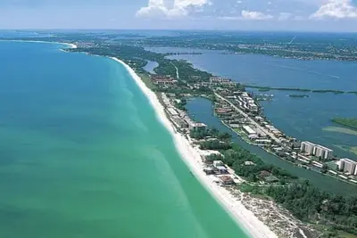 Image de Serenity @ Midnight Pass Inlet 28' Boat Dock / Fishing, 5 Min Beach Walk & More!