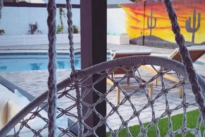 Image de Modern Living with an Outdoor Oasis