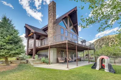 Image de Rustic Sterling Cabin: Walk to Palisade Lake!