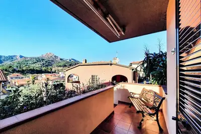 Image de Appartement 'Il Porto' près de la plage avec balcon, terrasse et jardin