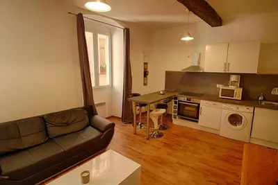Image de Appartement cosy dans vieille ville d'Ajaccio, proche plage, marché et commodités.