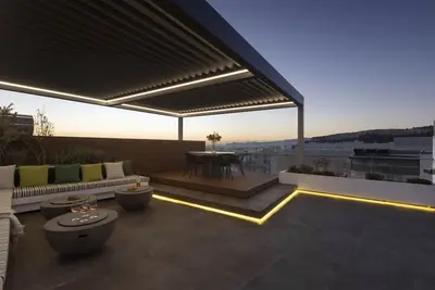 Image de Antisthenous6 · Stunning Penthouse W/Spectacul