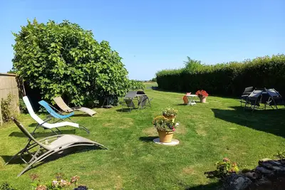 Image de Petite maison de pêcheur au calme, à 400 mètres plage, vue mer. Idéale famille