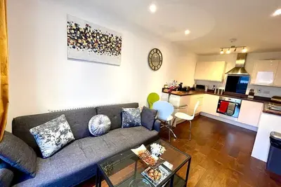 Image de ✩ Stevenage Town ✩ Balcony ✩ 2 Bed Apt, 5 guests