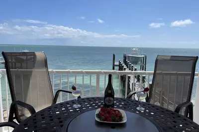 Image de Island Time! , Breathtaking views of the turquoise sea.