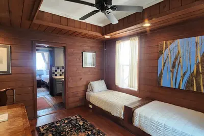 Image de Carriage House West at George Baldwin House