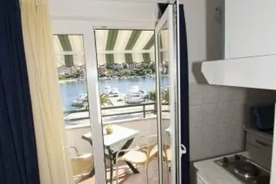 Image de Appartement dans Seget Vranjica avec vue mer, Balcon, Climatisation, Wifi (5052-4)