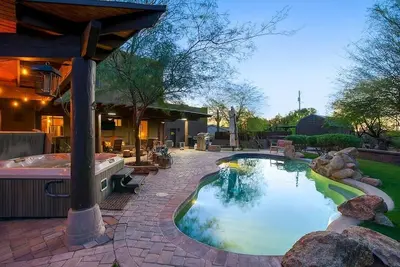 Image de Secluded 4-bedroom home - Rooftop Patio