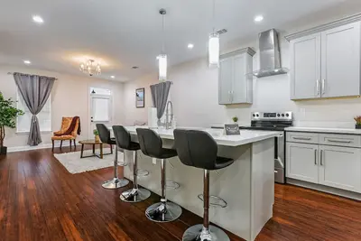 Image de Modern Home in New Marigny - 1 Mile to French Quarter!