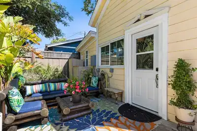 Image de Sj Downtown Private Guess House with Gated Parking Room7