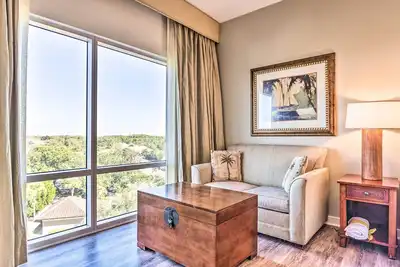 Image de Studio w/ Pool Access - Walk to Miramar Beach!
