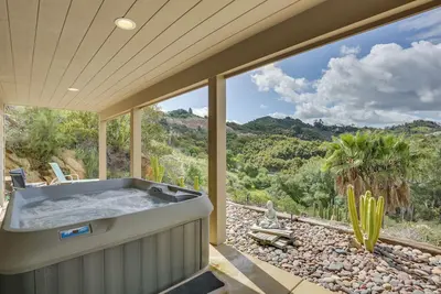 Image de Hot Tub + Balcony: Rainbow Retreat Near Wineries!