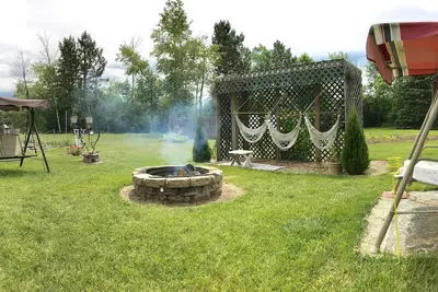 Image de Beau Soleil Bungelow-Spacious 3 Bedroom Home with a Hot Tub, & Firepit