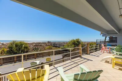 Image de The Sanctuary - Premier, Spacious Oceanfront Rental - Large Decks, Pet Friendly!