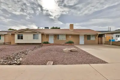 Image de North Phoenix home with 3 Bed 2 Bath - Sleeps 6 - Close to Freeway I-17