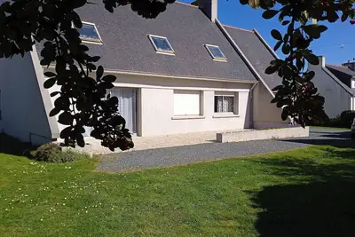 Image de pres du port maison plein pied avec jardin clos