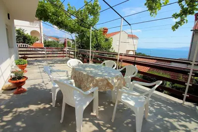Image de Appartement de vacances Novi Vinodolski pour 4 - 6 personnes avec 2 chambres à coucher - Maison de v