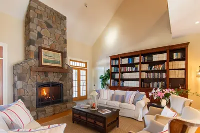 Image de Gorgeous Home w/Fantastic Views-10 Mins To Camden!