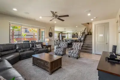 Image de Pv 99 | Private Hot Tub, Ping Pong Table, Xbox X series and Resort Amenities