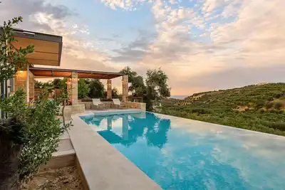 Image de Stylish, villa close to the beach with ocean view.
