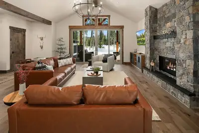Image de Lux and Elegant Suncadia Retreat! Hot Tub | Game Room | Outdoor Tv-Fireplace