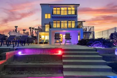 Image de Pool, 7 Bed 7 Bath, Direct Oceanfront, 4 Kitchens