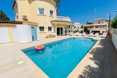 Image de Maison de vacances Els Poblets pour 1 - 8 personnes avec 4 chambres à coucher - Maison de vacances