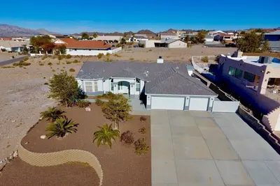 Image de New Family Home, Large Driveway Close to The Lake, The River, and The Casinos.