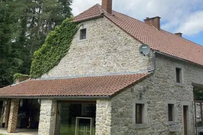 Image de villa pour 21p avec piscine au bord de la rivière