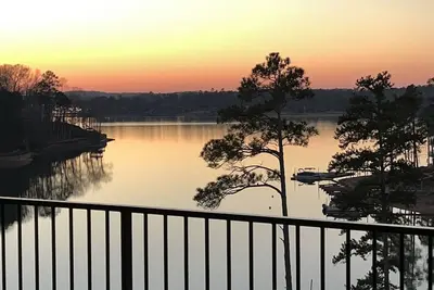 Image de Stoneview Sunset- Amazing Waterfront Views! ! !