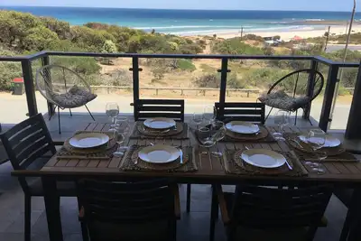 Image de Large Beach House with Mesmerising sea views regular stunning sunsets