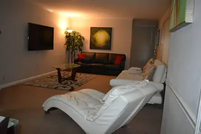 Image de Cozy Buckhead Home