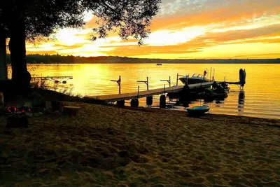 Image de A Perfect lake front Cottage