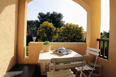 Image de Saint Cyprien - T2 avec Balcon, Climatisation et Parking à 2 Pas du Port