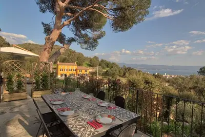 Appartement spacieux avec piscine, climatisation et terrasse à Ajaccio