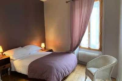Image de Maison avec terrasse ombragée au coeur du centre ville