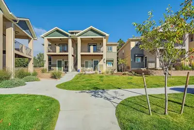 Image de New Upstairs Condo With Covered Deck-Pet Friendly